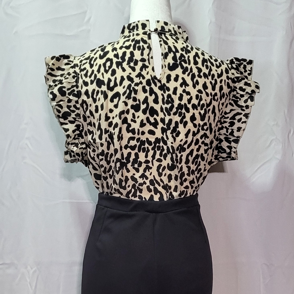 Women's NWOT Tan Leopard Print Mock Neck Ruffle Cap Sleeve Blouse Large Or XL 🐈 - Picture 13 of 13